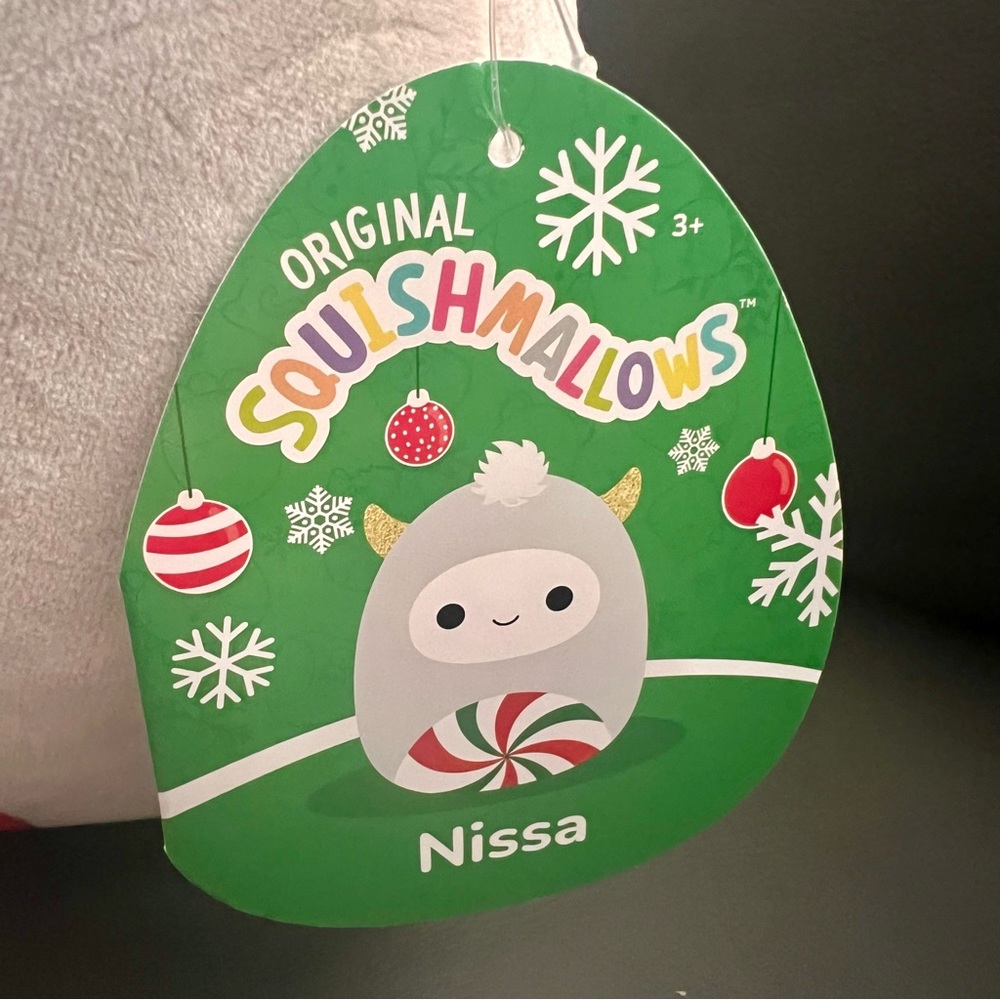 NWT π₯ 8" Nissa the Christmas Yeti Squishmallow - Picture 3 of 6